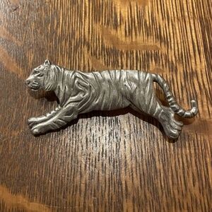 Vintage Pewter Large Tiger Brooch Pin signed Seagull Pewter Canada